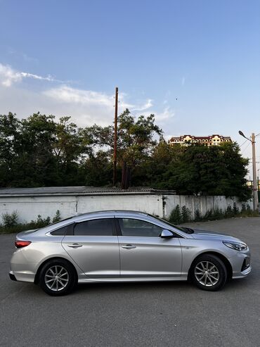 Hyundai: Hyundai Sonata: 2017 г., 2 л, Автомат, Газ — 7