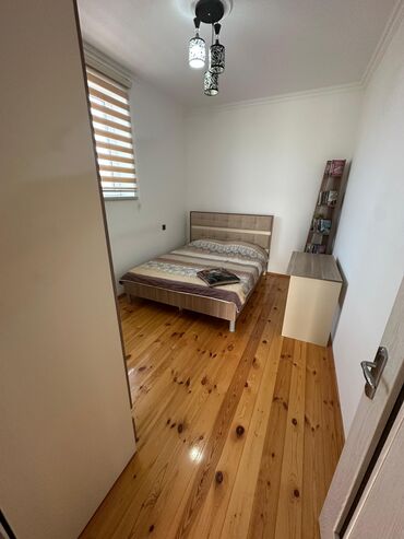 Uzunmüddətli kirayə mənzillər: Seeabrezin məktəbinin yanında 5--sotun içinde 3 otaqlı,bağ evi her — 5