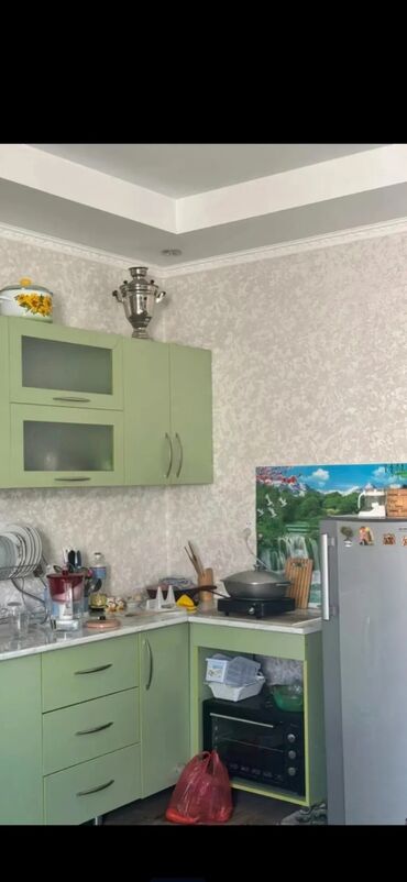 Долгосрочная аренда домов: 75 м², 4 комнаты, Парковка, Забор, огорожен