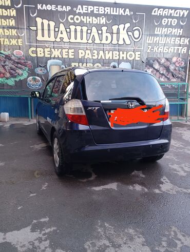 рычак на фит: Honda Fit: 2010 г., 1.5 л, Автомат, Бензин, Хетчбек