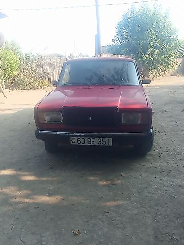 daewoo nexia 1996: VAZ 2107, qırmızı rəng, sedan kuzov. Xüsusiyyətlər: - Arxa ötürücülü — 1
