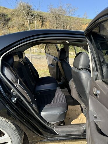 Hyundai: Hyundai Sonata: 2 l | 2008 il Sedan — 16