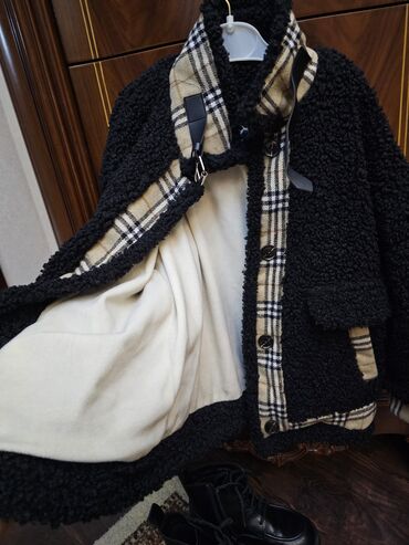 Верхняя одежда: Продаю верхнюю одежду на девочку от 7-9 лет одежда новая или в — 24