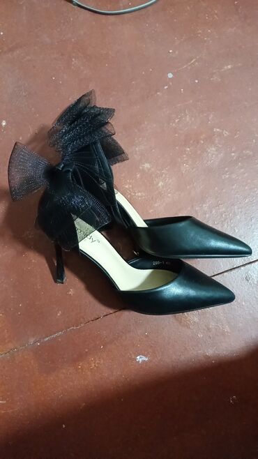 обувь жен: Туфли 40, цвет - Черный