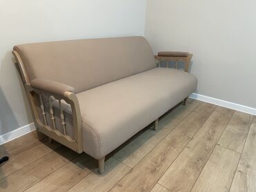 диваны из дерева: Түз диван, Үч кишилик