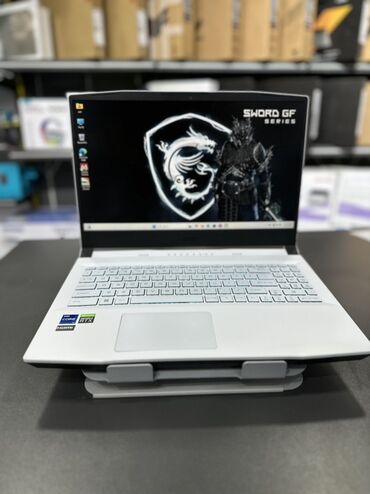 Toshiba: MSI Sword 15 A12UE Cpu: Intel core i7-12650H RAM: 16 GB DDR4 3200