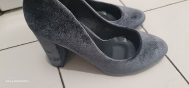 ženske cipele broj 35: Pumps, Emelie Strandberg, 38