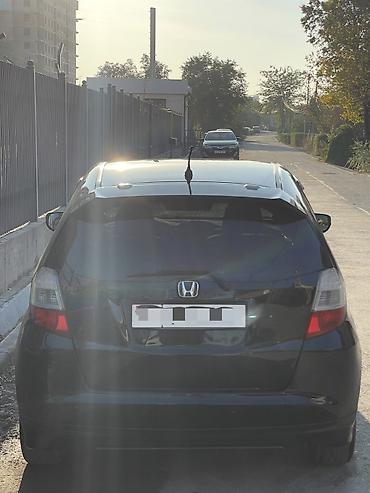 Honda: Honda Fit: 2009 г., 1.5 л, Робот, Бензин, Хэтчбэк — 3