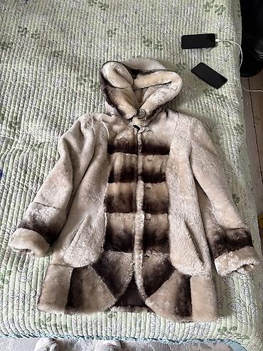 шубы мутон: Шуба, Короткая модель, С капюшоном, Стандарт — 3