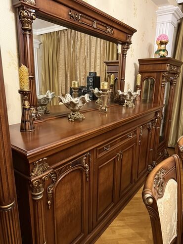 Qonaq otağı dəstləri: Klassik üslubda qonaq otağı mebel dəsti Tərkibi: - Uzunoval yemək — 4