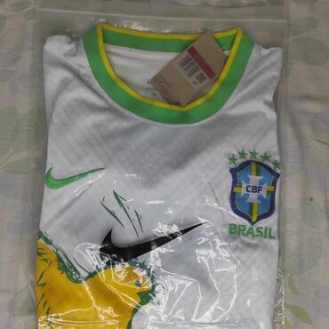 футбольные наски: Футбольная форма Бразилии новая