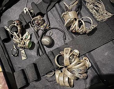 Другие ювелирные изделия: Серебряные цепи, все бусы из натуральных камней, серебряные кулоны и — 15