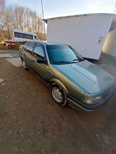Volkswagen: Volkswagen Passat: 1989 г., 1.8 л, Механика, Бензин, Седан — 1