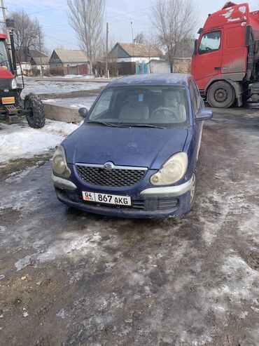 дайха: Daihatsu Sirion: 2002 г., 1 л, Механика, Бензин, Хэтчбэк