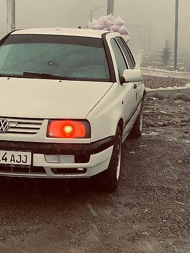 Volkswagen: Volkswagen Vento: 1998 г., 1.8 л, Механика, Бензин — 2