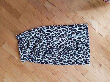 Dəstlər, kostyumlar: Qadın geyimləri dəsti – 3 ədəd 1) Qırmızı qısa don: - Klassik düz — 17