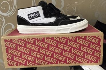 Botinkalar: Vans ayaqqabı yeni kimi 140 azn ə almışdım. Heç bir problemi yoxdur