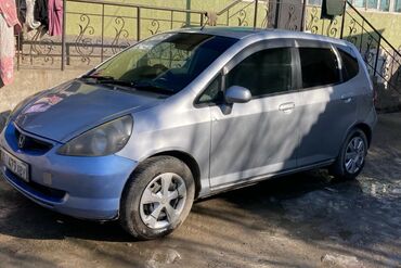 куплю машину в рассрочку бишкек: Honda Fit: 2003 г., 1.3 л, Вариатор, Бензин, Хэтчбэк