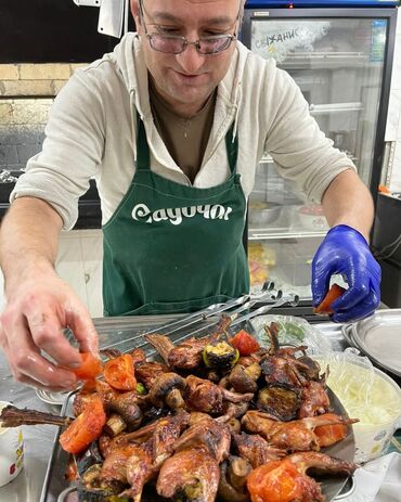 Aşpazlar: Hörmətli Restoran Sahibi, Salam, mən aşpaz Yunus Yunusov, 46 yaşım