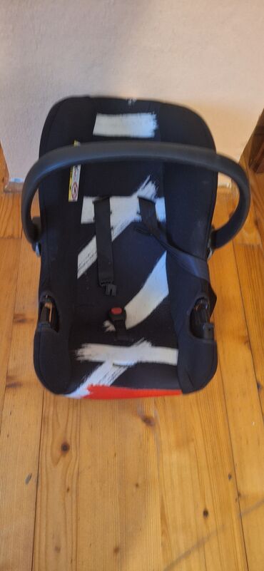 Car Seats & Baby Carriers: Prodajem autosediste za bebu. A s je do prve godine. Nania