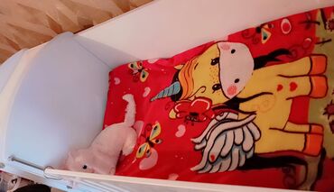 Мебель: Для девочки и мальчика, Б/у, Четырехугольная, Колыбель