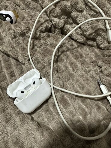 Отдам даром: Мужские вещи, термос, чемодан Эйрподс в Все в одни руки или за — 7