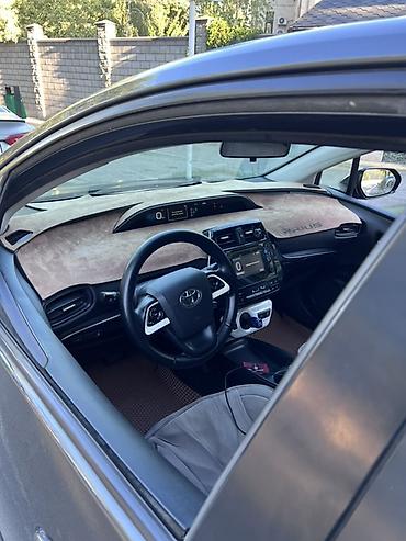 спитер: Toyota Prius: 2016 г., Гибрид, Хэтчбэк — 5