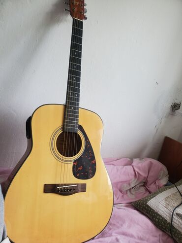 комбик для электроакустической гитары: Гитара Yamaha оригинал + сумка