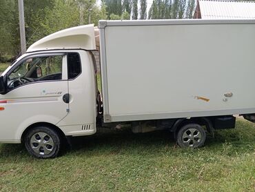 купить грузовой автомобиль бу: Hyundai Porter: 2018 г., 2.5 л, Автоматические, Дизель, Фургон