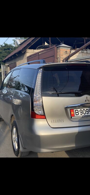 Mitsubishi: Mitsubishi Grandis: 2010 г., 2.4 л, Автомат, Бензин, Минивэн — 21