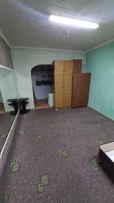 Долгосрочная аренда квартир: Сдаю 2-комн. в цокольном помещении, вход отдельный под квартиру — 1
