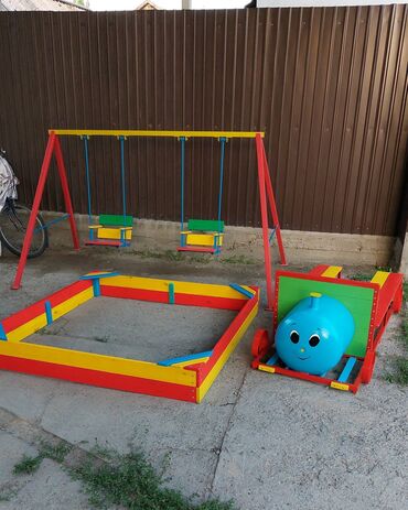 детская деревянная песочница: Детский игровой комплекс. Детская игровая площадка. Качели для