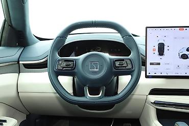 Zeekr: Zeekr 001: | 2022 г — 13