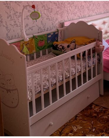 Другие товары для детей: Продаю манеж- кроватку! Состояние хорошее без запаха чистая почти