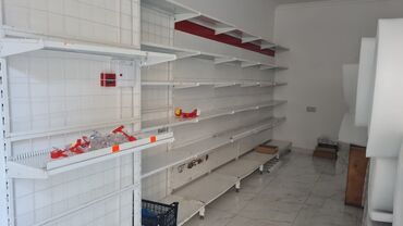 Avtoservis avadanlıqları: 6 eded 1metrelik magaza vitrinleri metresi 90 Azn. hundurluk 2.30m
