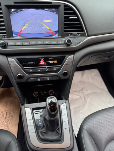 Hyundai: Hyundai Elantra: 1.6 l | 2016 il Sedan — 3