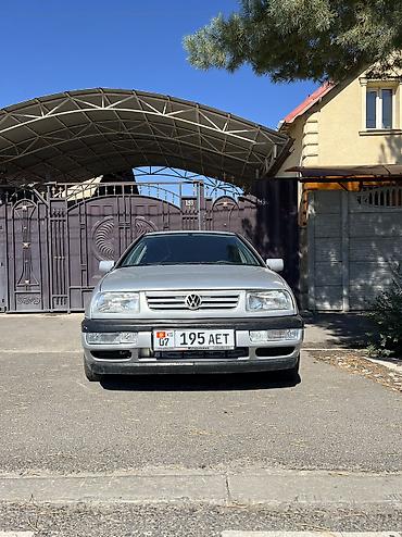 Продажа авто: Volkswagen Vento: 1993 г., 1.8 л, Механика, Бензин, Седан — 3