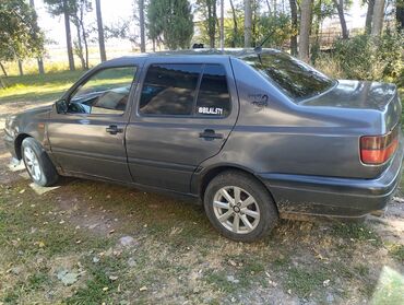 авто гаджеты: Volkswagen Vento: 1993 г., 1.8 л, Механика, Бензин, Седан