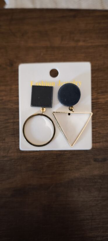 cvece mindjuse: Screwback earrings