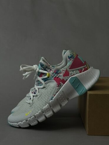 Кроссовки и спортивная обувь: Кроссовки, 35.5, Nike, Новый, цвет - Белый