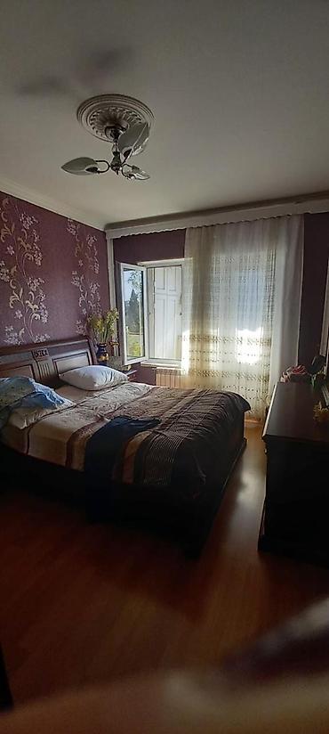 bina: Bakixanov qesebesinde doqquz mertebeli binanın 7 ci mertebesinde üç — 3