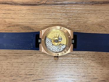 королевский бархат: Vacheron Constantin Overseas — элегантные швейцарские часы в корпусе — 4
