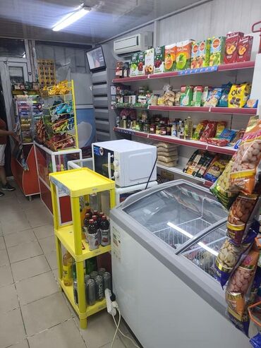 помещения для бизнеса: Сдаю Магазин, В бизнес центре, 25 м² Действующий, С оборудованием, С ремонтом, Электричество, 1 линия