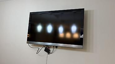 сломан экран: Телевизор Samsung изогнутый, диагональ экрана около 55" (примерные — 9