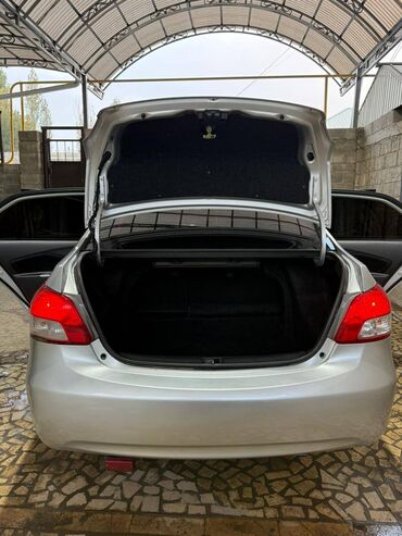 Toyota: Toyota Yaris: 2011 г., 1.5 л, Вариатор, Бензин, Седан — 7