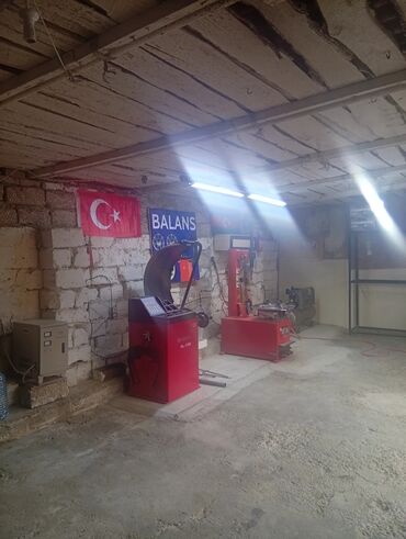 Təkər xidməti ehtiyacları üçün nəzərdə tutulmuş bu dəst, təkər dəyişən