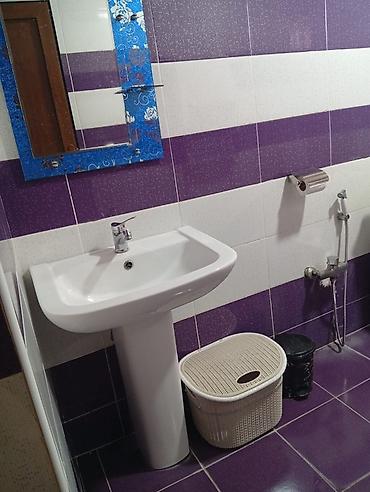 Çanaqlar, tülpanlar: Hamam üçün lavabolar və güzgü dəstləri - Aşağıdan dayaq ayaqlı — 9