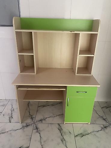 Digər mebel: Kompyuter/Masa üstü iş masası – üst rəfli model - Material — 1