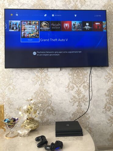 PS4 (Sony Playstation 4): Play Station 4 Pro.Temiz seliqeli konsoldu. Sessiz işleyir . 2
