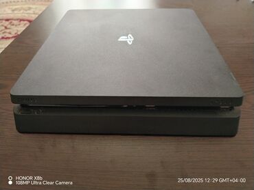Игровые диски и картриджи: Sony PlayStation 4 Slim konsolu əyləncə və oyun üçün nəzərdə